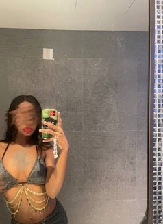 French Tiara - puta in Seoul Photo 8 of 12