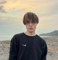 French White Men - Male escort in Paris