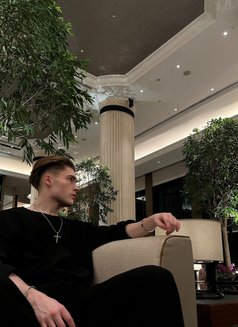 French White Men - Male escort in Paris Photo 12 of 23