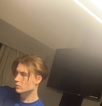 French White Men - Male escort in Paris