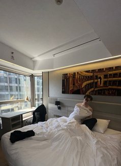 French White Men - Male escort in Paris Photo 22 of 23
