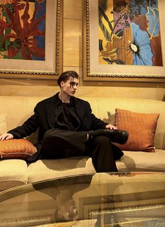 Young French Guy Open-Minded & Discreet - Male escort in Paris Photo 3 of 29