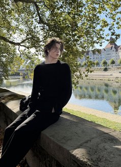 Young French Guy Open-Minded & Discreet - Male escort in Paris Photo 18 of 29