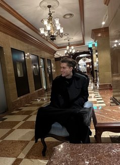 Young French Guy Open-Minded & Discreet - Male escort in Paris Photo 27 of 29