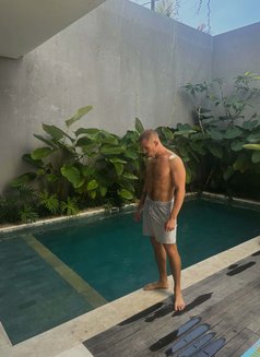 Frenchmusclemaster - Male escort in Bangkok Photo 4 of 5