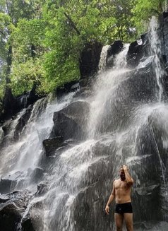 Frenchy Matt - Male escort in Dubai Photo 2 of 5