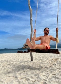 Frenchy Matt - Male escort in Dubai Photo 3 of 5