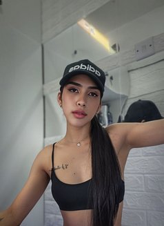 Fresh Ladyboy Gelai - Acompañantes transexual in Dubai Photo 13 of 14