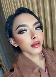 Freshy - Transsexual escort in Abu Dhabi Photo 1 of 14