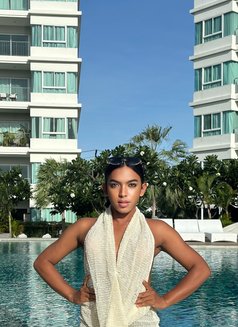 Freshy - Transsexual escort in Abu Dhabi Photo 9 of 14