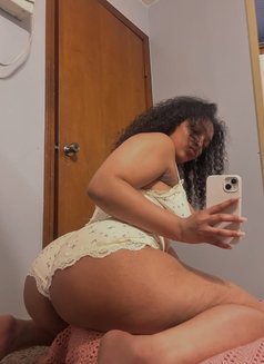 Freya New - escort in Muscat Photo 1 of 4