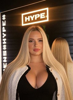 Freya - escort in Dubai Photo 1 of 11