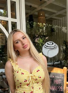 Freya - escort in Dubai Photo 6 of 11