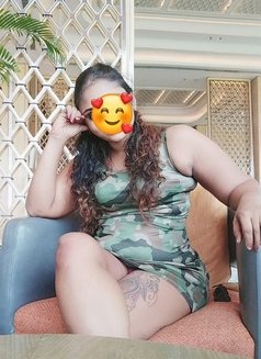 Friendly Girl Kavee Full Service & Cam - puta in Colombo Photo 2 of 5