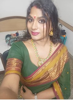 Friendly Shemale Companion - Transsexual escort in Kochi Photo 3 of 11