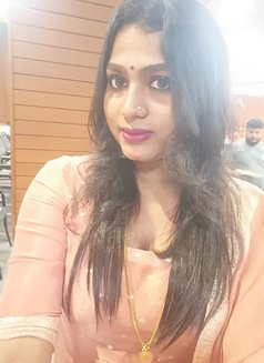 Friendly Shemale Companion - Transsexual escort in Kochi Photo 7 of 11