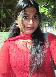 Friendly Shemale Companion - Transsexual escort in Kochi Photo 8 of 11