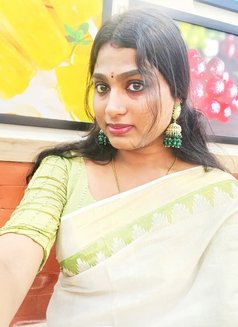 Friendly Shemale Companion - Transsexual escort in Kochi Photo 9 of 11