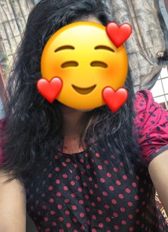 Friendly Shemale Companion - Transsexual escort in Kochi Photo 1 of 8