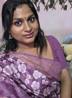 Friendly Shemale Companion - Transsexual escort in Kochi Photo 2 of 8