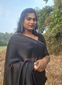 Friendly Shemale Companion - Transsexual escort in Kochi Photo 6 of 8