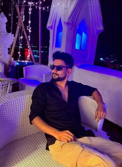 Friends With Benefit - Male escort in Gurgaon Photo 2 of 4