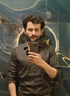 Friends With Benefit - Male escort in Gurgaon Photo 3 of 4