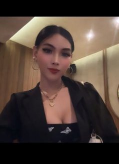 Fritzie - escort in Manila Photo 4 of 7