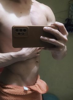 Froi'masseur - masseur in Taipei Photo 1 of 14
