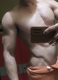 Froi'masseur - masseur in Taipei Photo 2 of 14
