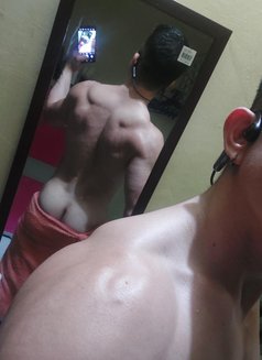 Froi'masseur - masseur in Taipei Photo 3 of 14