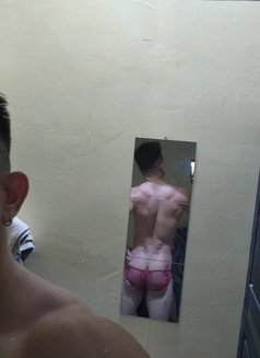 Froi'masseur - masseur in Taipei Photo 4 of 14