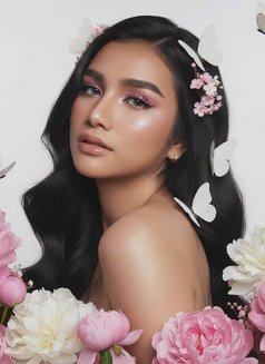 Froserfina fields - Transsexual escort in Manila Photo 9 of 12