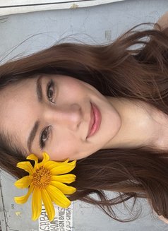 Frosty the Snow Girl - puta in Bangkok Photo 9 of 11