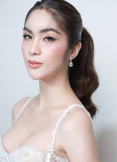 Frosty the Snow Girl - escort in Manila Photo 7 of 8