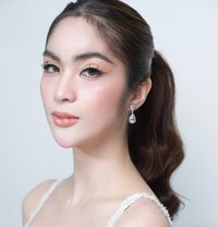 Frosty the Snow Girl - escort in Manila