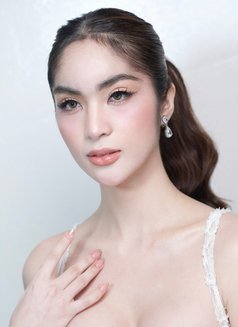 Frosty the Snow Girl - escort in Manila Photo 8 of 8
