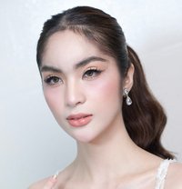 Frosty the Snow Girl - escort in Manila