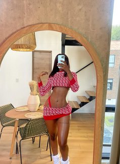 Crazy bitch - puta in Noida Photo 5 of 8