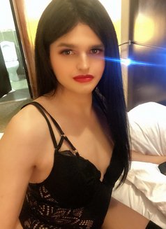 XL Kinky VERSA - Transsexual escort in Dubai Photo 1 of 15