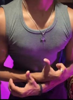 Fuckboy Harsh - Male escort in Mumbai Photo 2 of 4
