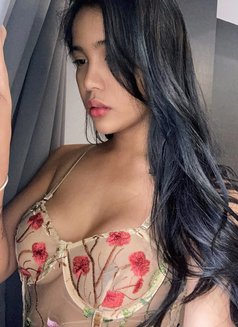 ASIAN SEXY GIRL VIP ESCORT - puta in Manila Photo 27 of 28