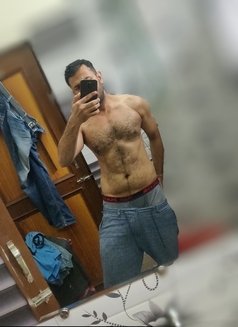 Fuckiologist from India (till 24 March) - Male companion in Bangkok Photo 8 of 21