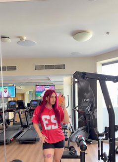 Flaire Queen XL - Acompañantes transexual in Jeddah Photo 10 of 10