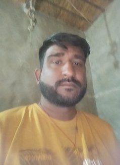Full Body - Male companion in Mumbai Photo 3 of 5