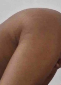 Full body massages with oil - Male escort in Colombo Photo 5 of 7