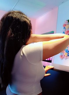 2 in 1 Nuru & Full bodyMassage - masseuse in Colombo Photo 6 of 9
