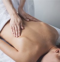 Full Body Oil Massage for Ladies Only - masseur in Dubai