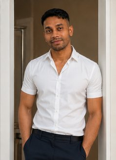 Full-Privacy No Advance - Acompañantes masculino in New Delhi Photo 1 of 2