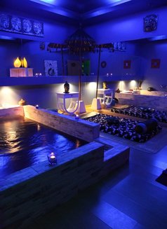 Full Spa Tantric Massage - masseuse in Lisbon Photo 4 of 14